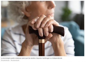 Cmaras, parlantes o pastilleros con alarmas: cmo la tecnologa puede ayudar a los adultos mayores que viven solos