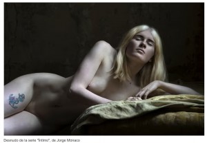 El argentino Jorge Mnaco gana en los Sony World Photography con su serie de retratos de personas albinas y...