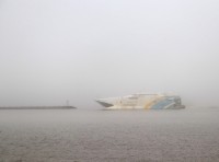 Entrando a puerto con neblina