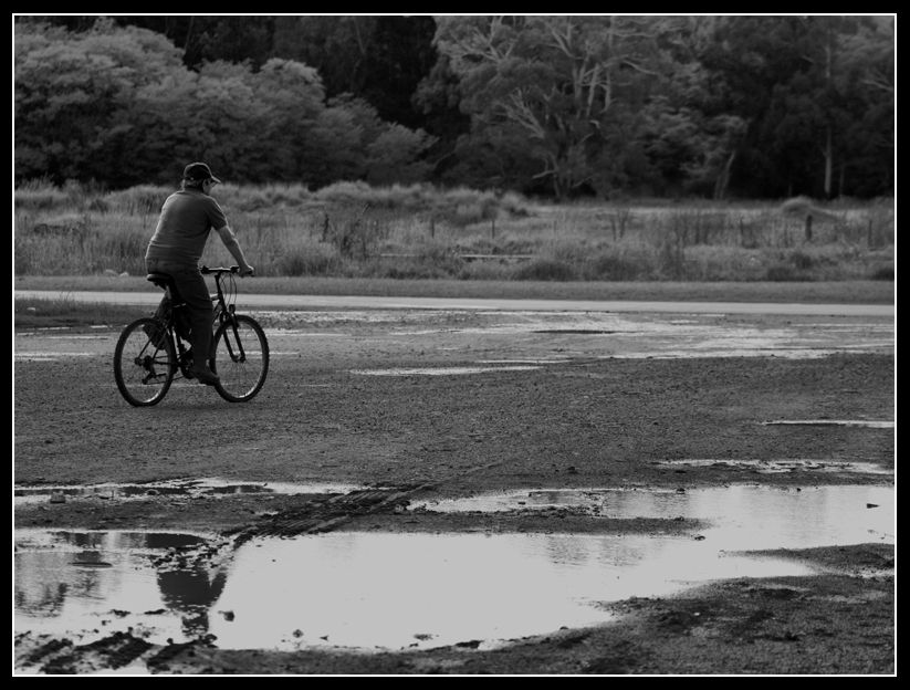 "En bici despus de la lluvia" de Eli - Elisabet Ferrari