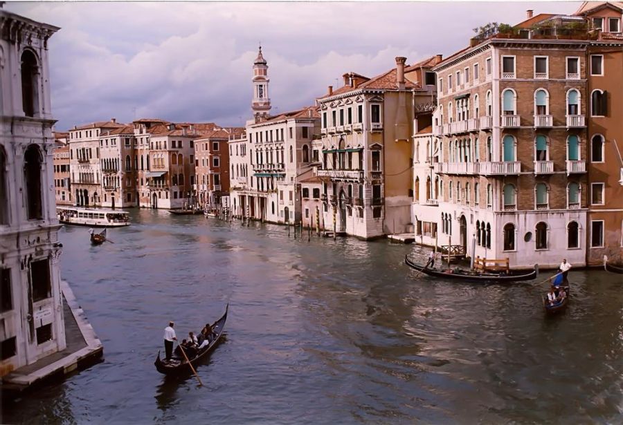 "Bella Venecia" de Mario Abad
