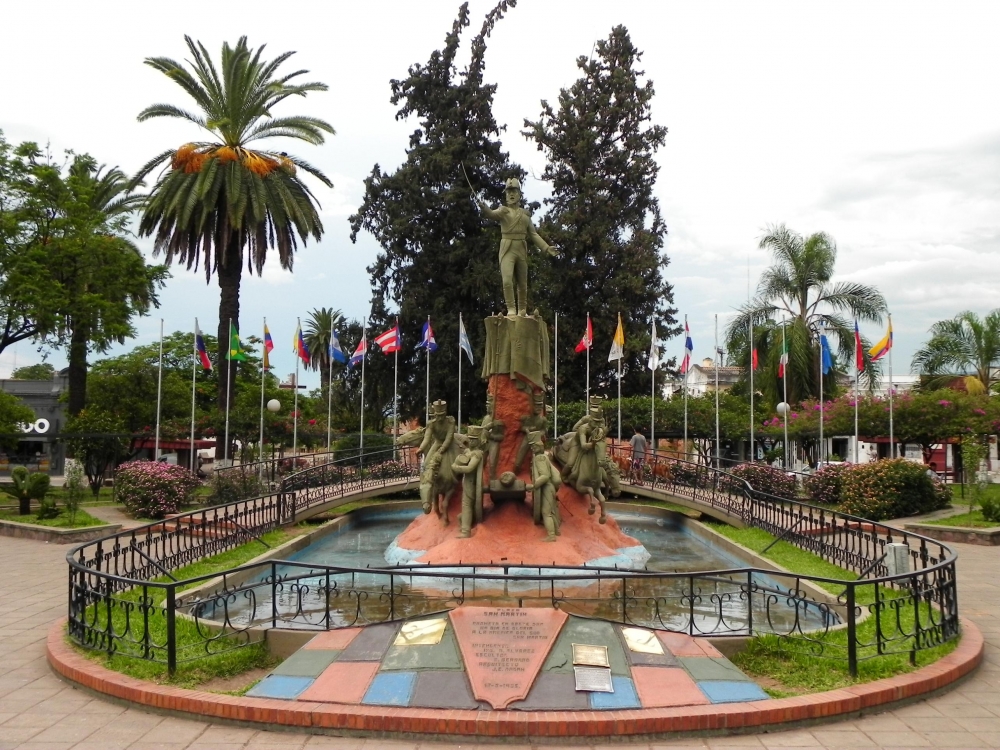 "El Monumento" de Gastn Guirao