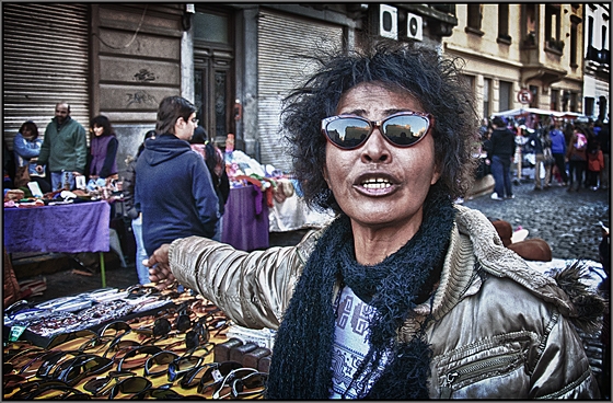 "Vendedora de Fotos" de Jose Carlos Kalinski