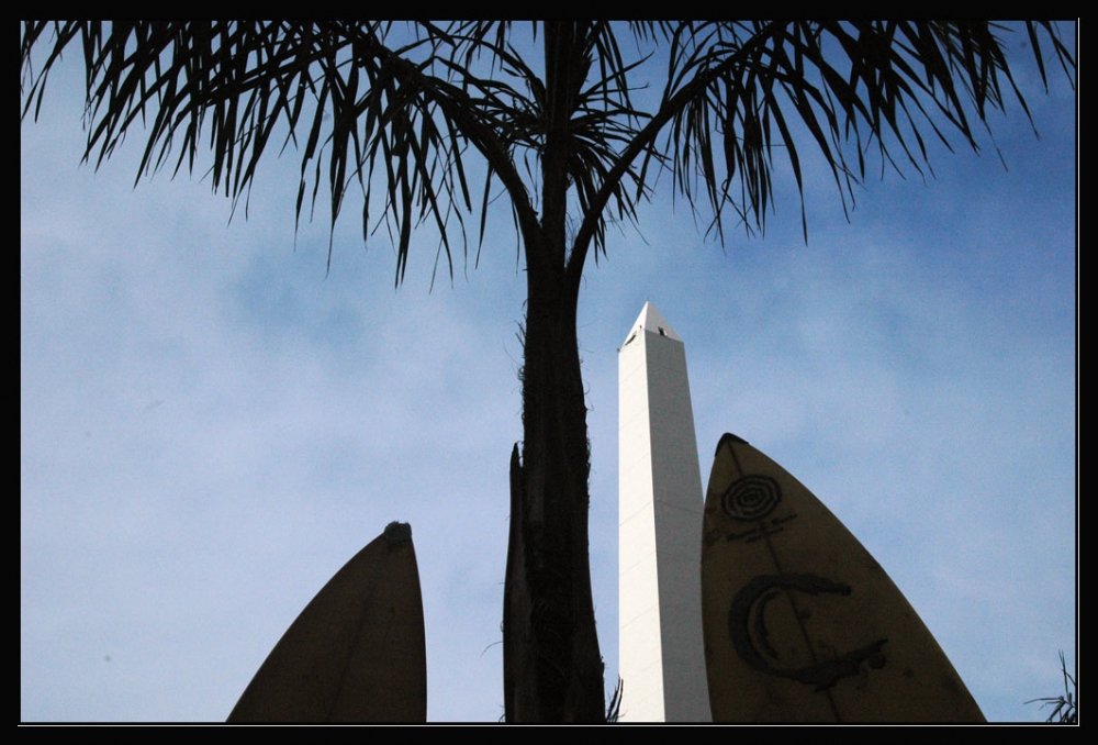 "`Obelisco en vacaciones`" de Mascarenhas Cmara. Juan de Brito
