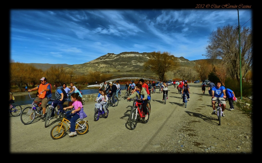 "Bicicleteada por la ciudad" de Csar Hernn Cassina