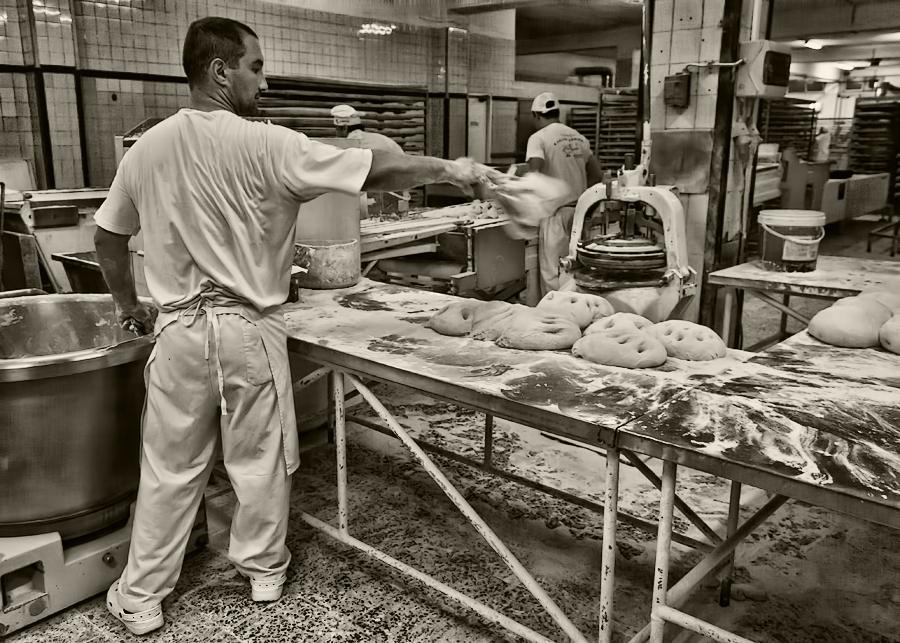 "trabajando el pan nuestro de cada dia..." de Emanuel Pereira Aparicio Ribeiro