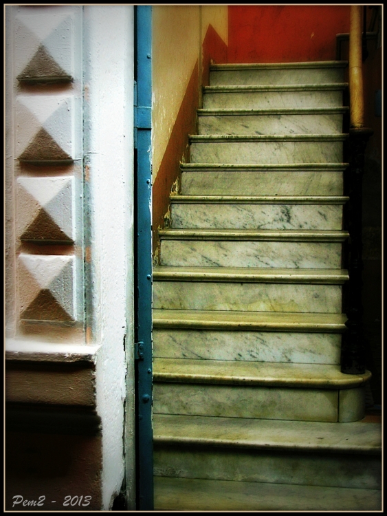 "La escalera que conduce a..." de Enrique M. Picchio ( Pem )