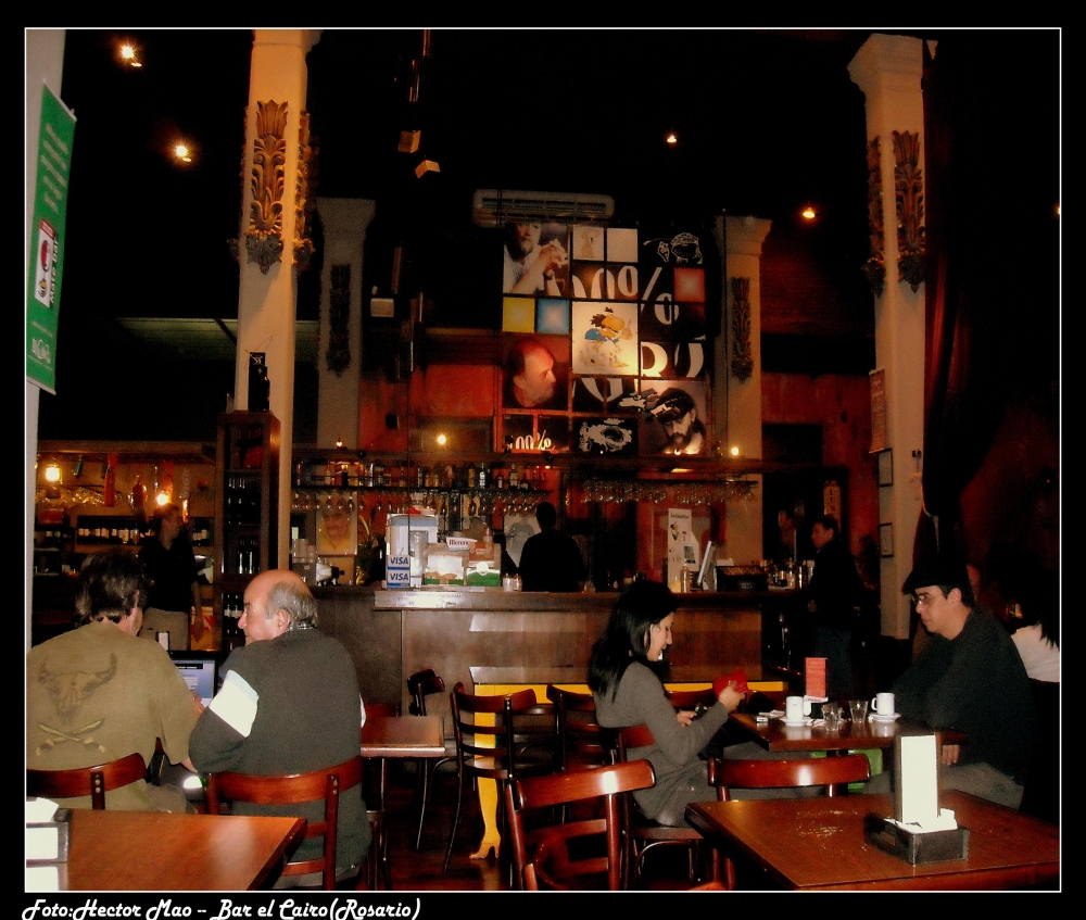 "Charlas de Cafe(Bar el Cairo Rosario)" de Hector Mao