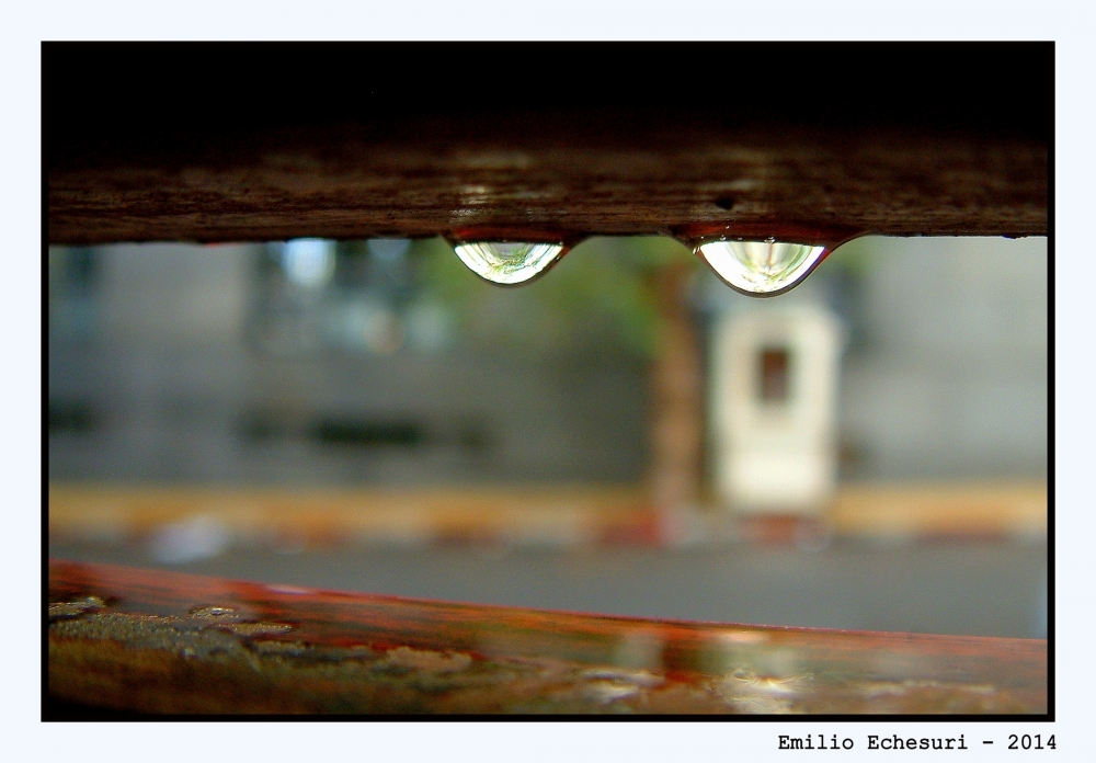 "Llueve" de Emilio Echesuri
