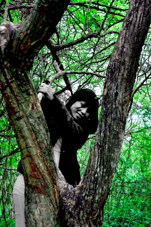 "La chica en el bosque" de Miguel Fernandez Medina ( Elfs )