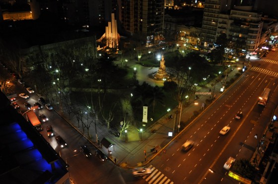 "La Plaza de Mi Ciudad..." de Silvia Emilia Guerra