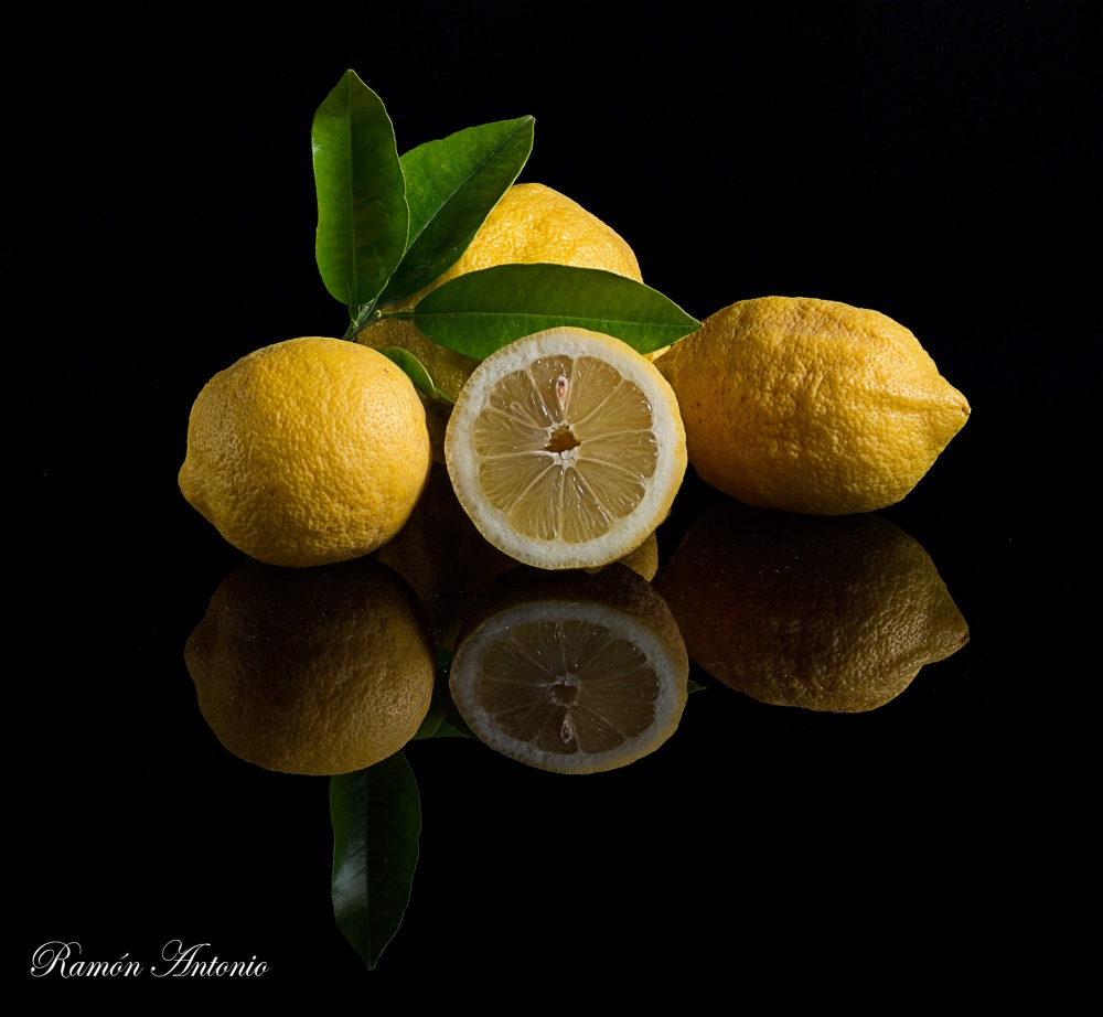 "limones !!!" de Ramon Antonio Vides