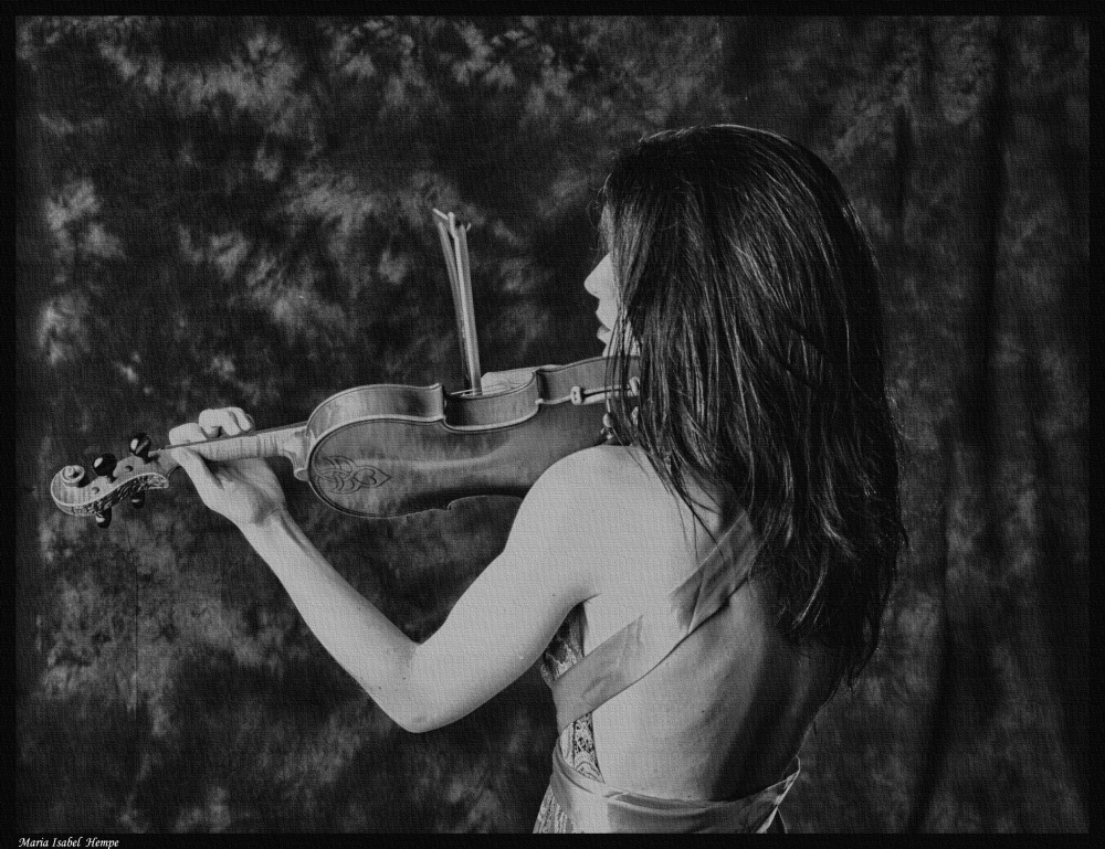 "La violinista..." de Maria Isabel Hempe