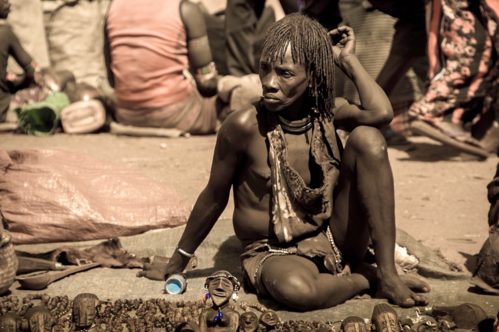 "Mujer Hamer en el Mercado (Enero 2014, Etiopia)" de Jos M Macas Caball