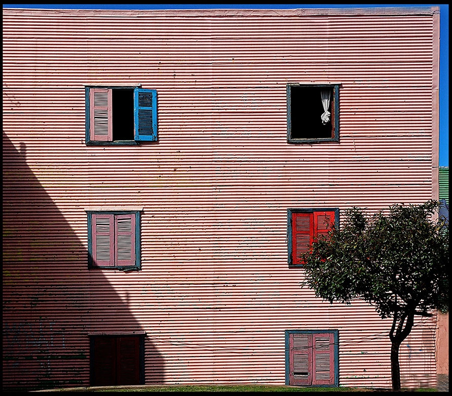 "Las seis ventanas" de Jorge Vicente Molinari