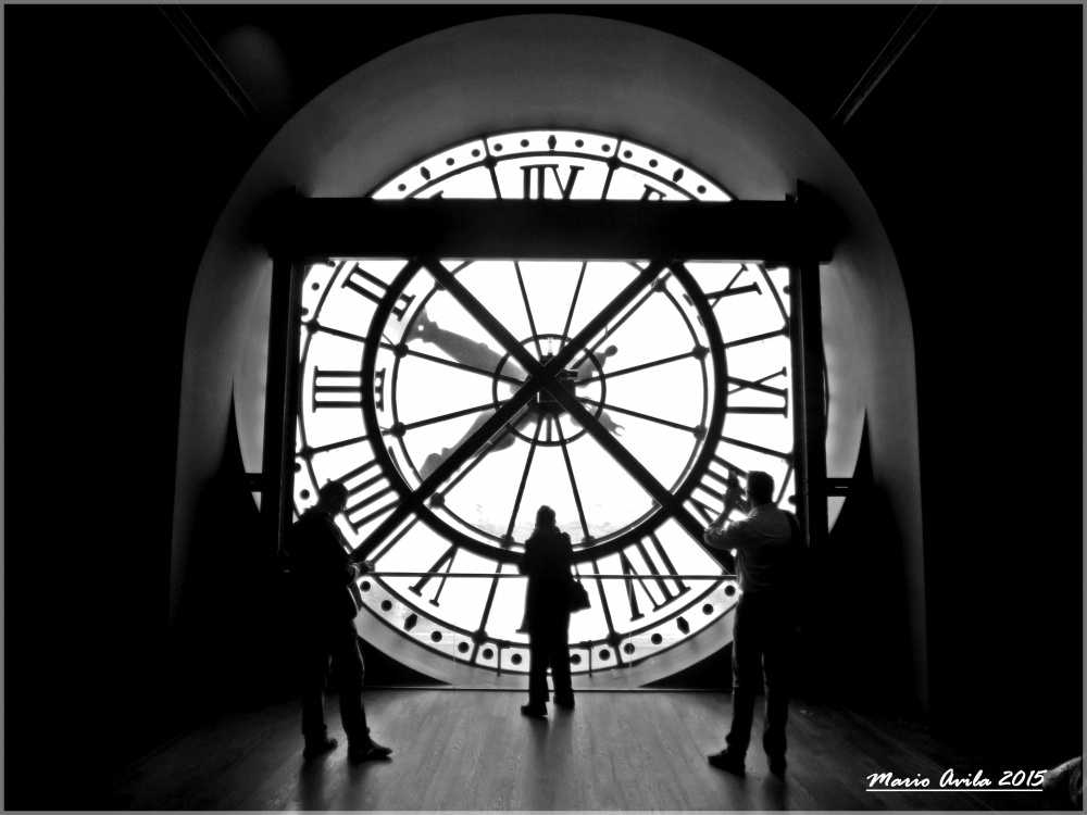 "una mirada a travez del tiempo" de Mario Edgardo Avila