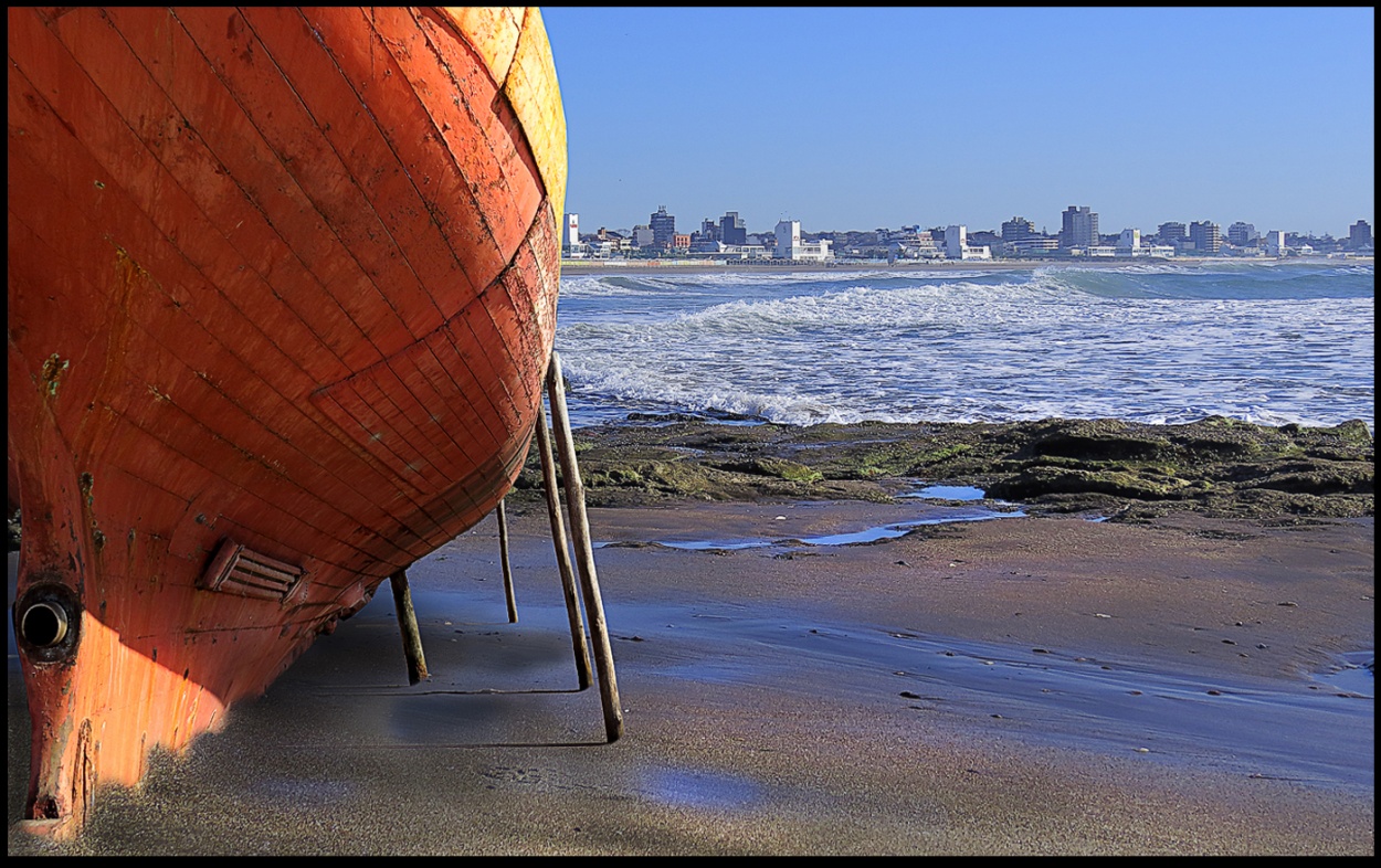 "...barco en espera..." de Ricardo Ortiz