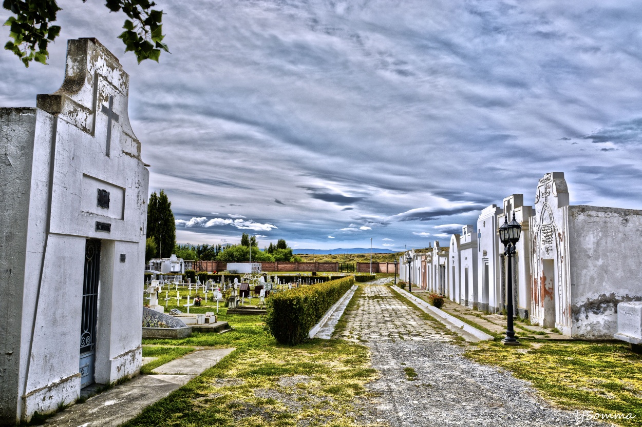 "Cementerio" de Luis Fernando Somma (fernando)