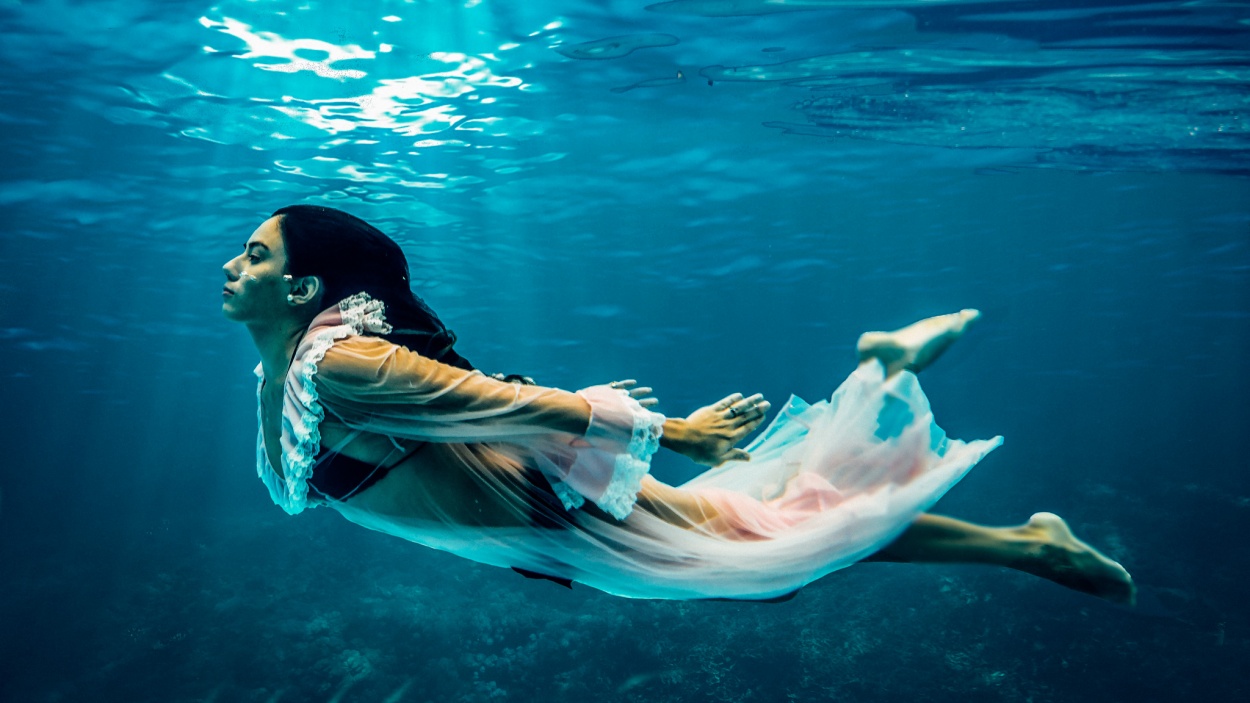"Bajo el agua" de Alejandro Espeche