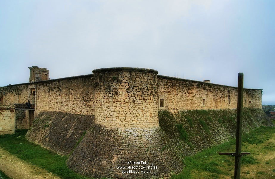 "Castillo de Chinchn" de Luis Blasco Martin