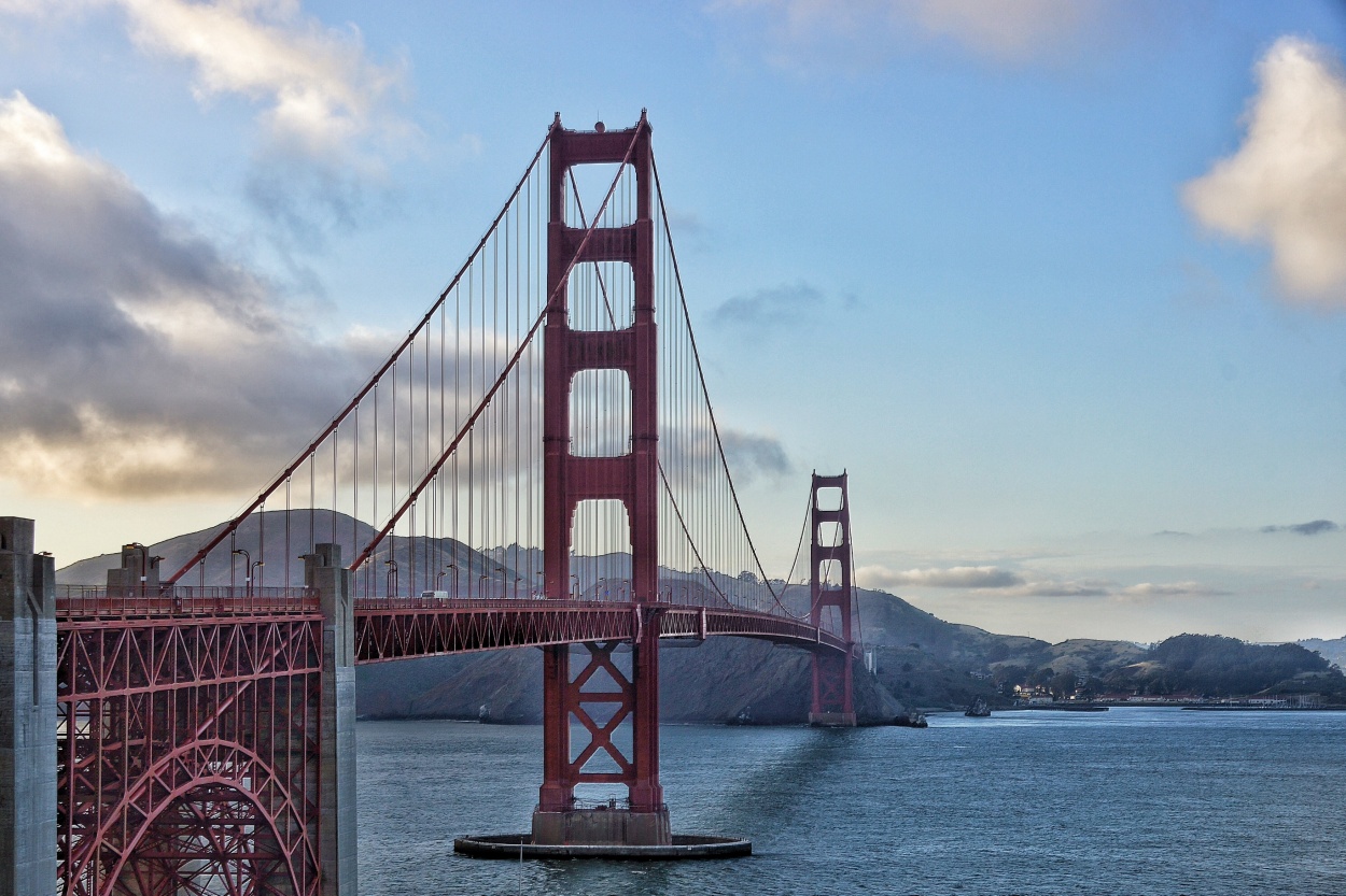 "Golden Gate Bridge, San Francisco, California." de Sergio Valdez
