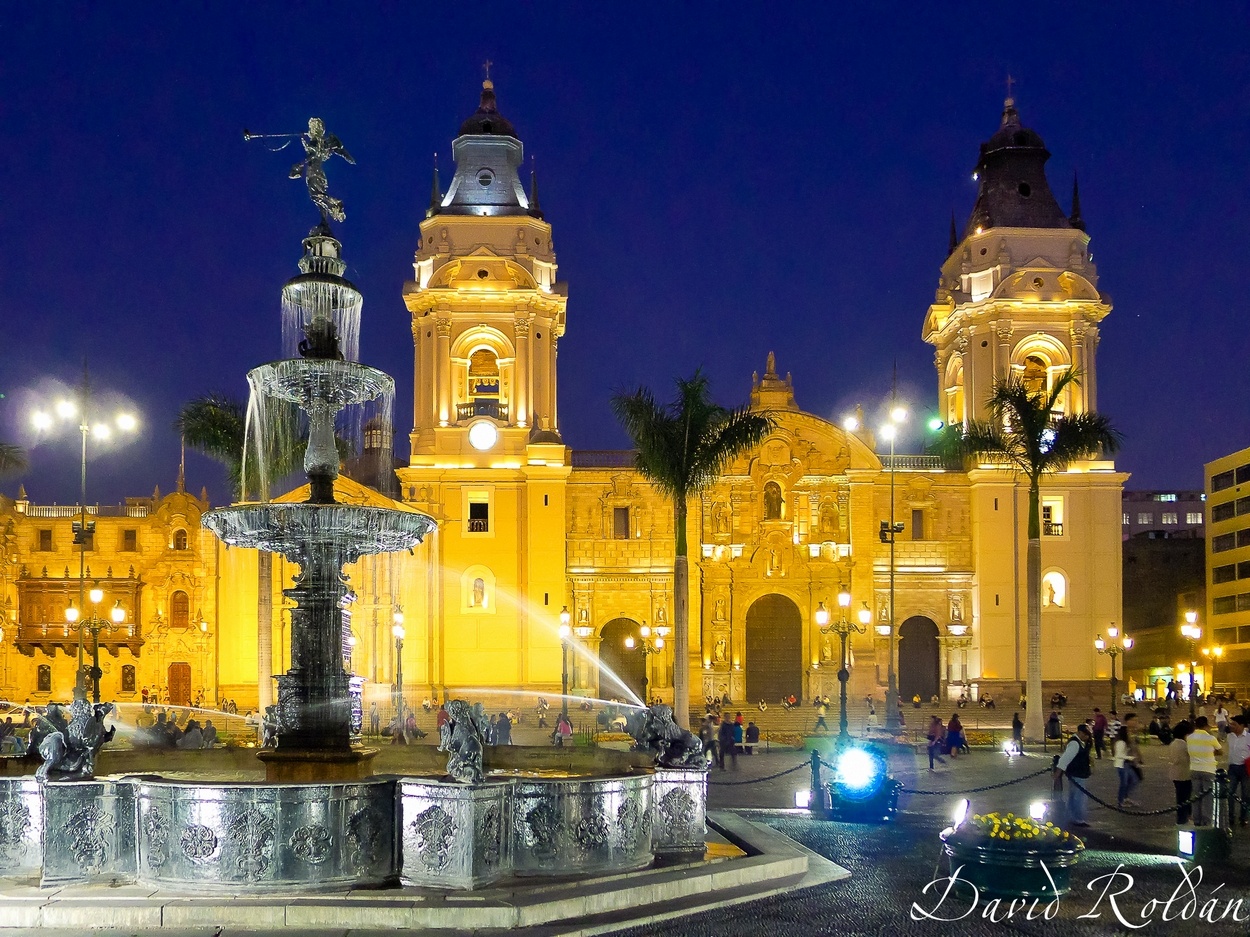 "Plaza de armas de Lima" de David Roldn