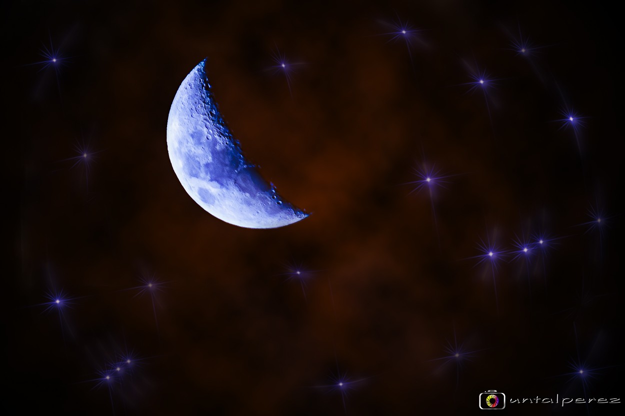"Anoche me qued jugando con la luna" de Daniel Prez Kchmeister