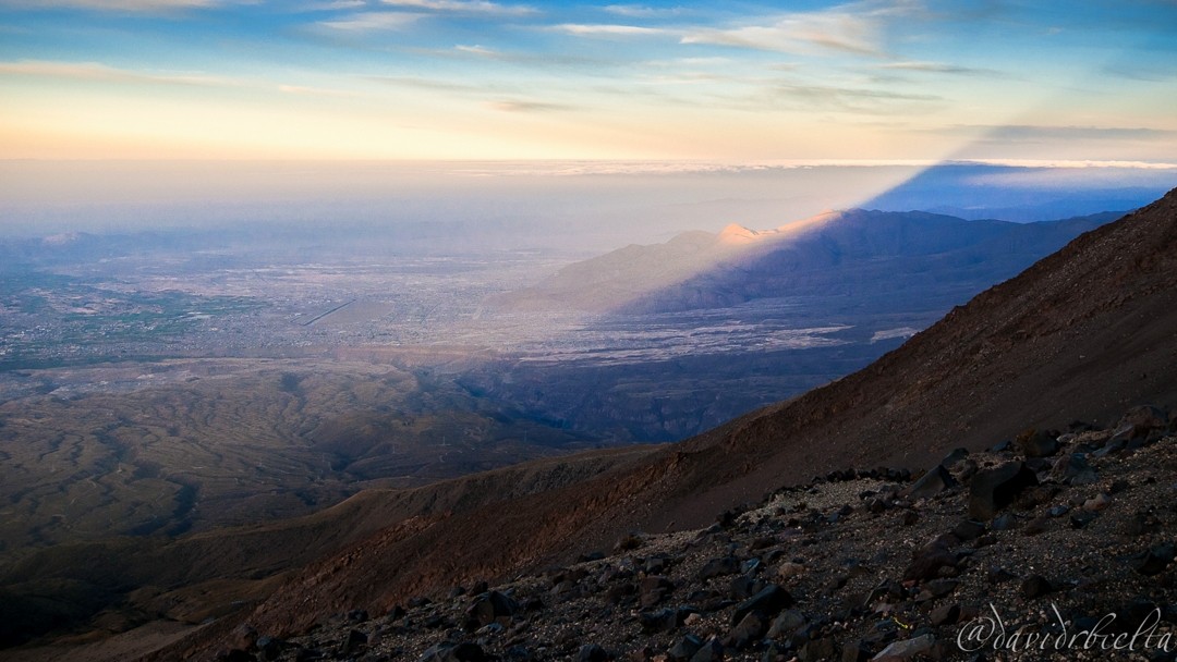 "dawn from volcano Misti" de David Roldn