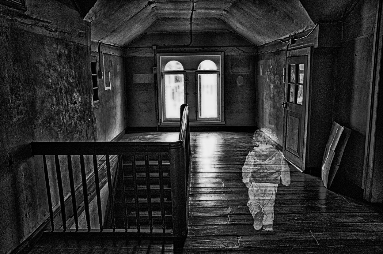 "Un fantasma en el altillo..." de Maria Isabel Hempe