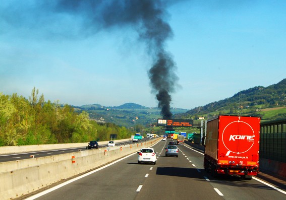 Foto 1/Incendio en la autopista