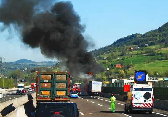 Foto 3/Incendio en la autopista