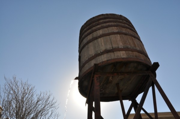 Foto 4/original y antiguo tanque de agua hecho c/barril