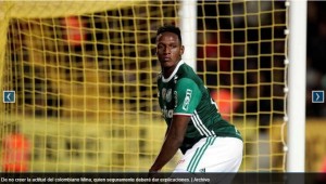 Insólito y lamentable: un jugador de Palmeiras le robó a un fotógrafo en pleno partido