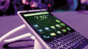 La reconversin de Blackberry: de los celulares al auto sin chofer