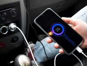 Es malo cargar el celular en el auto? Los motivos