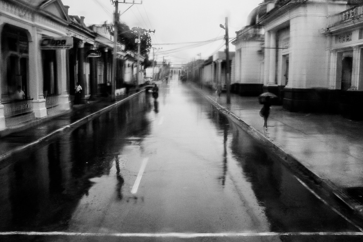 `Llueve en Santiago de Cuba`