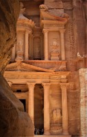 Entre las rocas apareci Petra