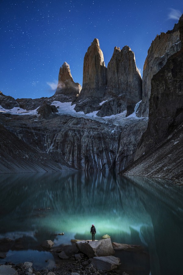 Torres del Paine iluminadas por la luna