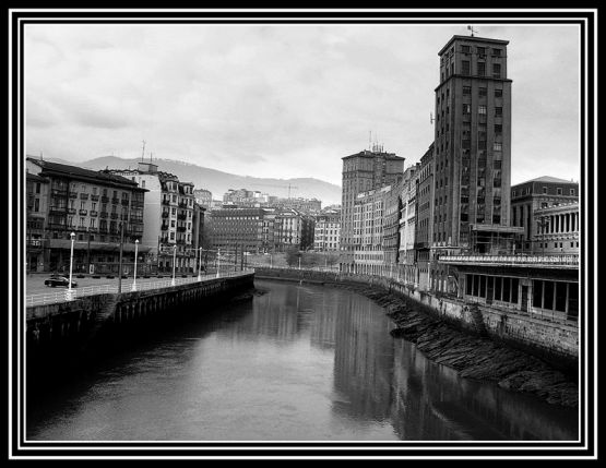 "Bilbao y la ra" de Elvira Dcm