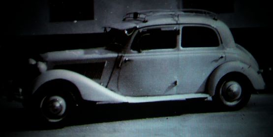 "autos antiguos- merceditas 1951" de Beatriz Di Marzio