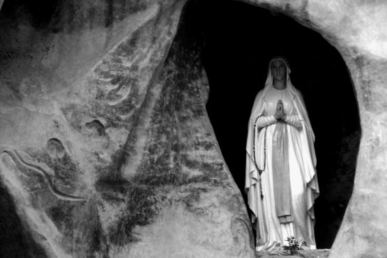 "Virgen de Lourdes" de Virginia Rapallini