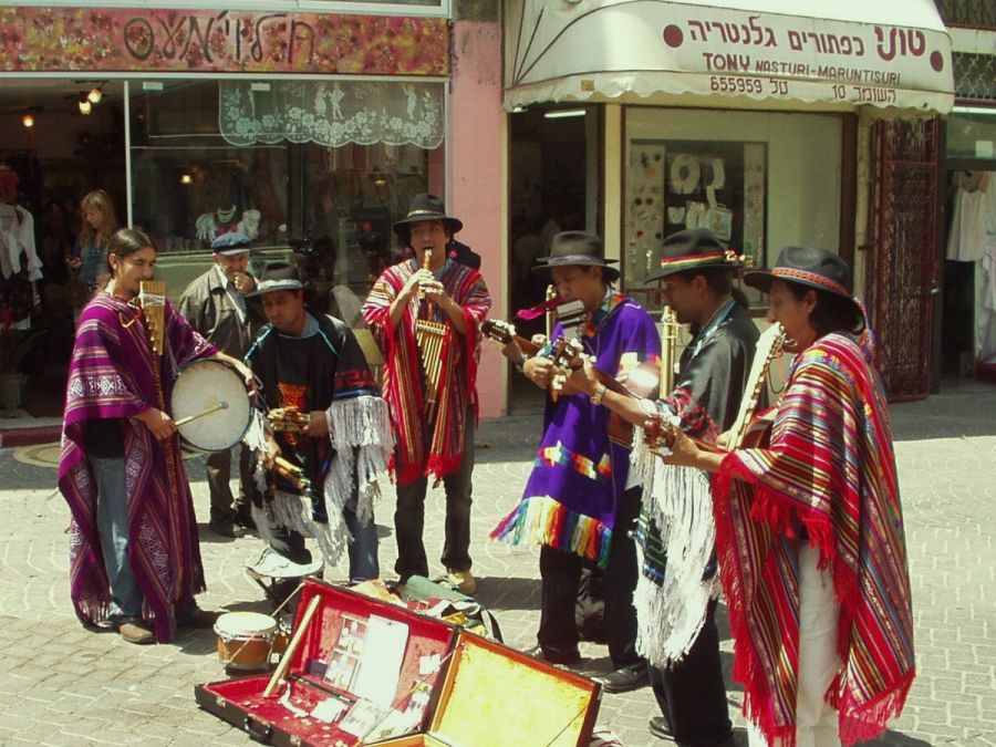"musica latinoamericana en Israel" de Tzvi Katz