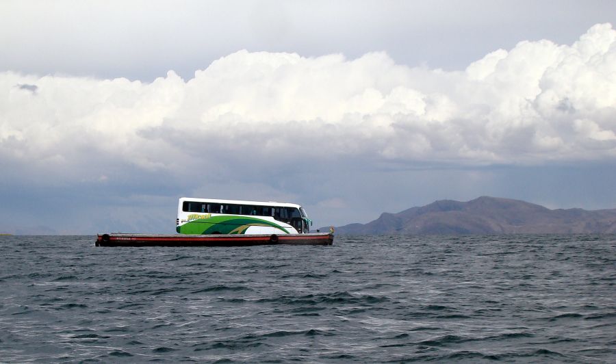 "En el lago Titicaca" de Raquel Perazo