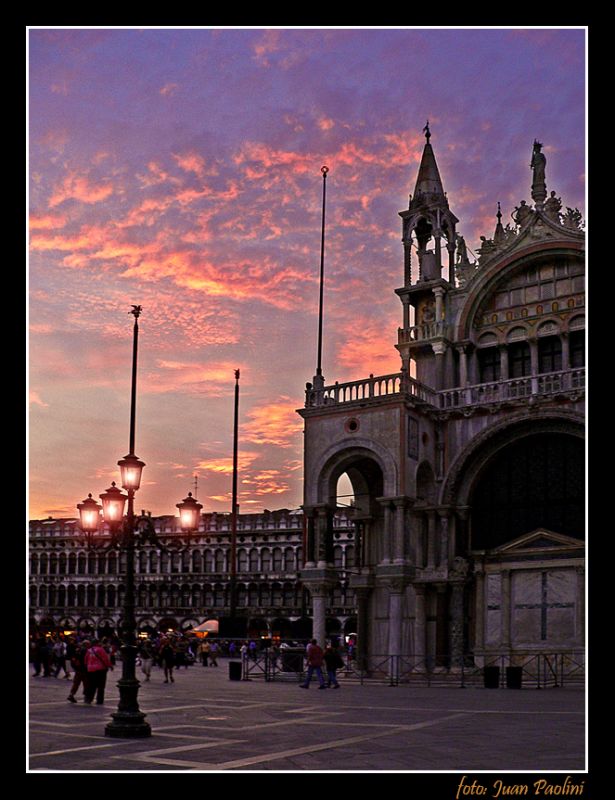 "ATARDECER PIAZZA S.MARCO-Venecia" de Juan Antonio Paolini