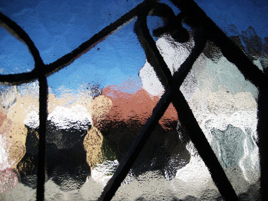 "detras de la puerta..." de Alicia Tiziano