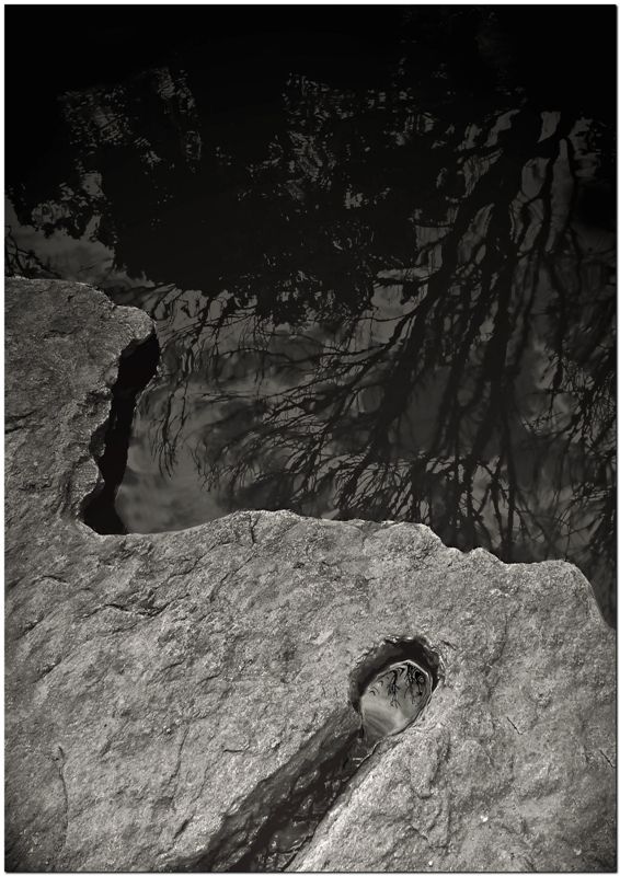 "Reflejos en la piedra" de Bernarda Ballesteros