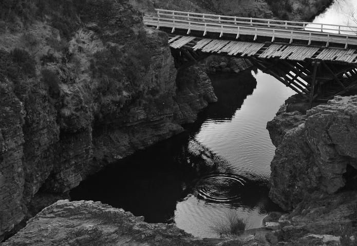 "Puente viejo y nuevo" de Paola Segade