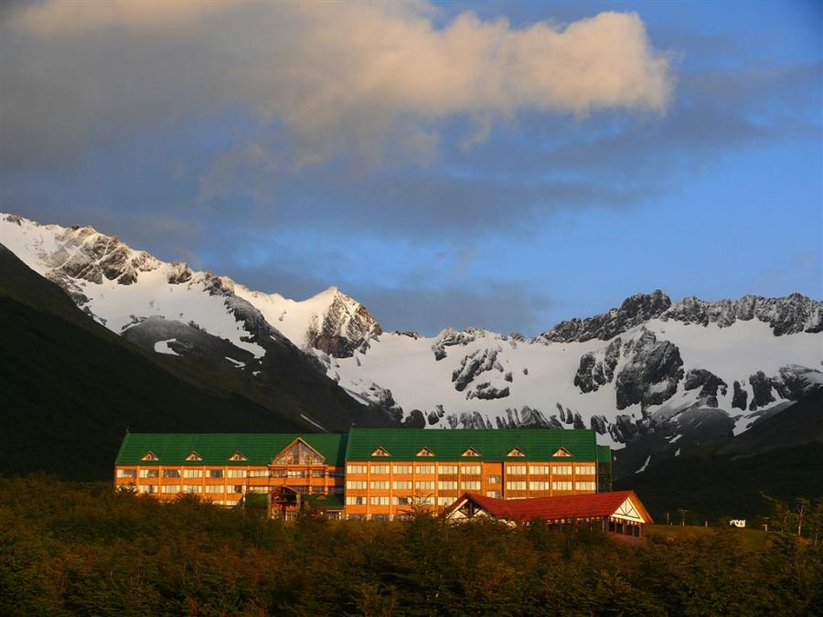"Hotel del Glaciar al amanecer" de Mario Abad