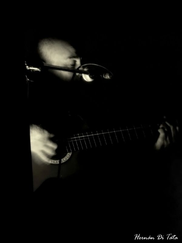 "guitarrista" de Horacio Hernn Di Tata