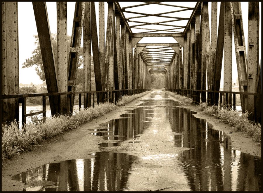 "Antiguo puente carretero" de Ruben Perea